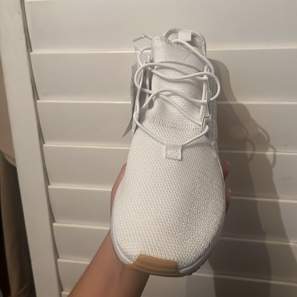 Adidas shoes - Picture 2 of 4